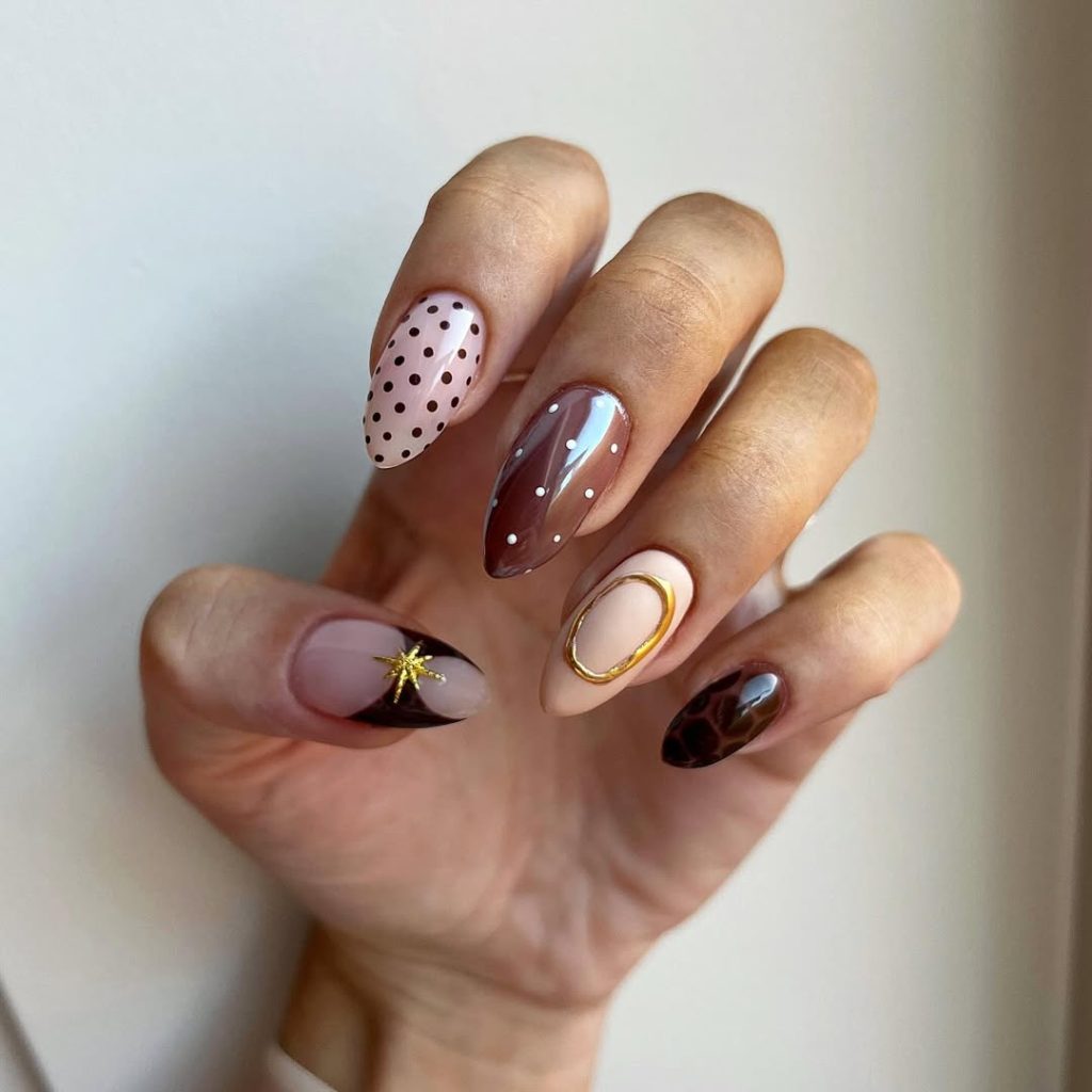Minimal Accent Nails