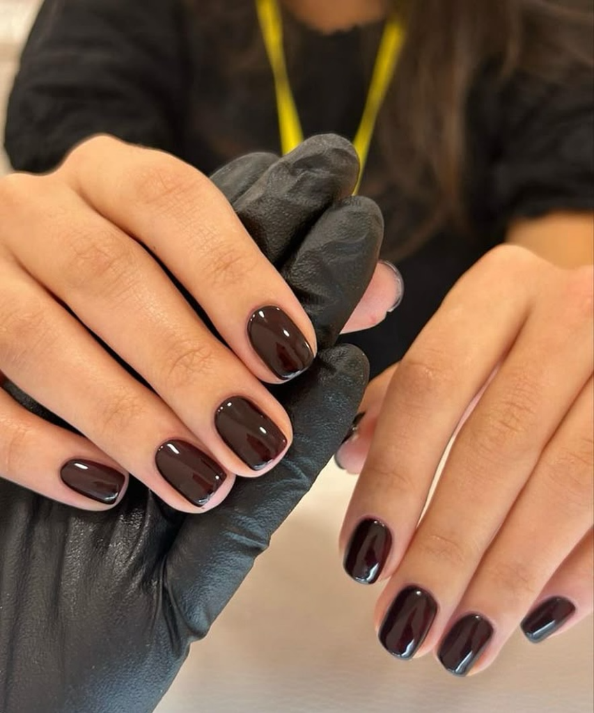Minimal Short Brown Nails