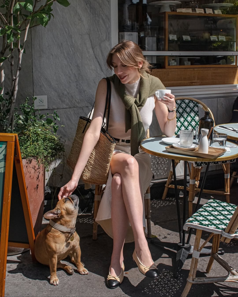 Café Chic Minimalism