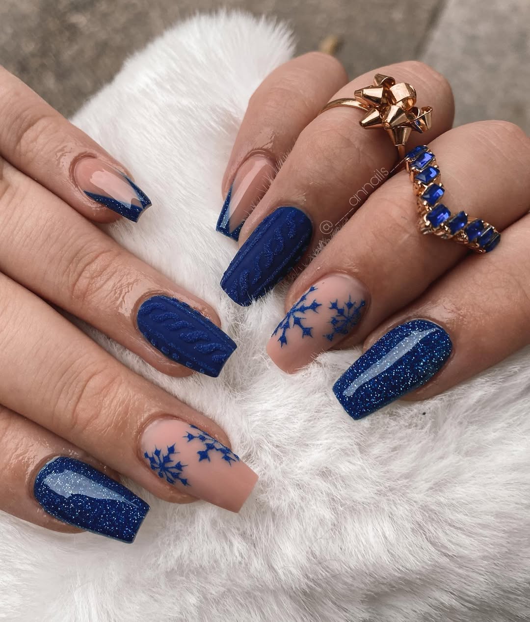 Blue Christmas Sweater Nails