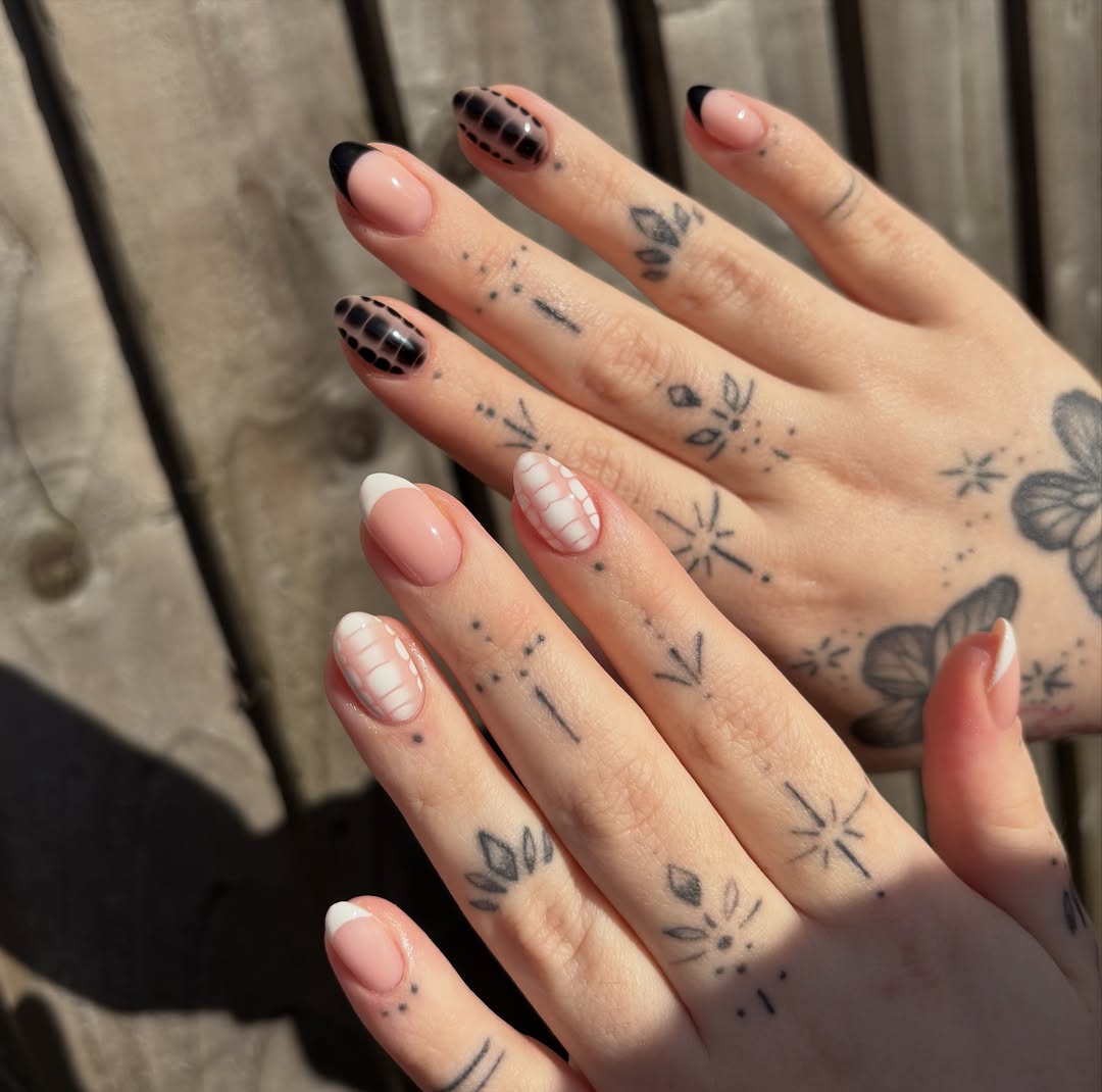 Neutral Croc Grid Nails