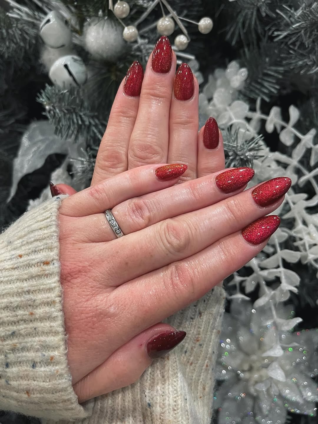 Red Micro-Glitter Nails