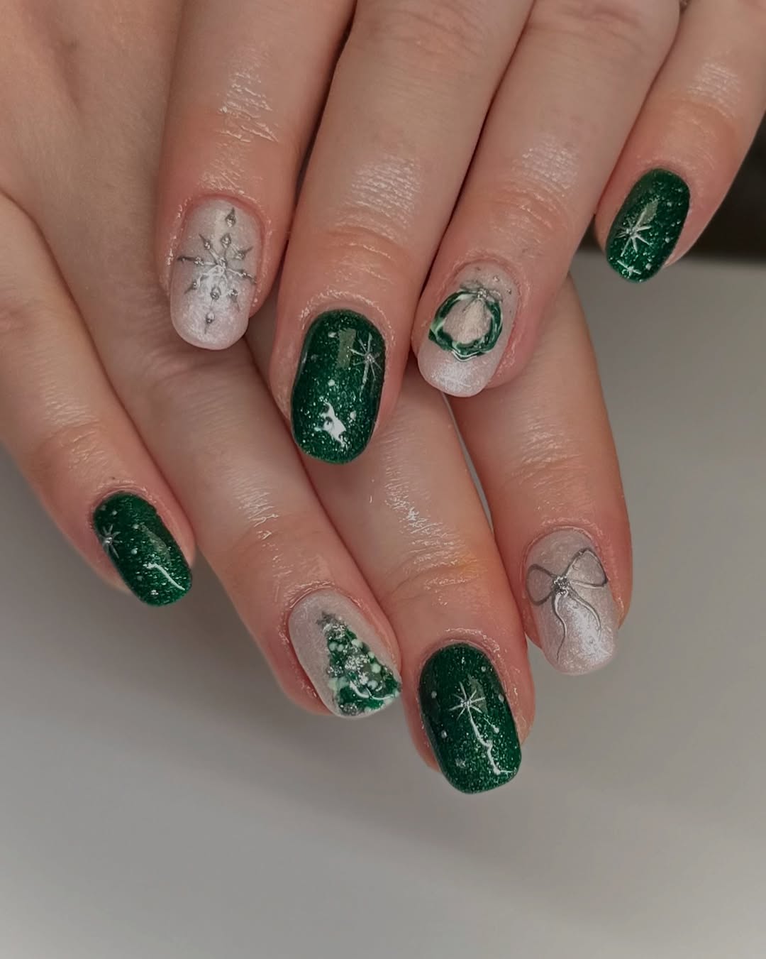 Classic Green Christmas Forest Nails