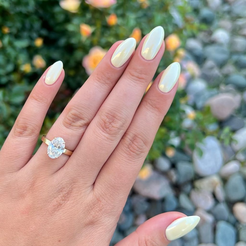 Classic Glossy Ivory