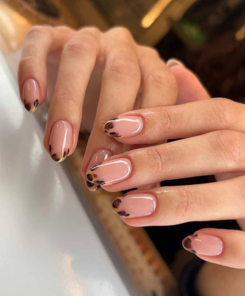 Minimal Leopard French Tips