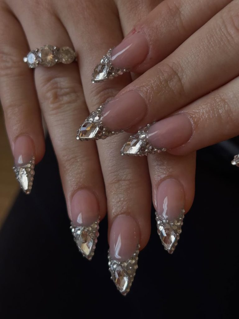 Rhinestone-Framed Edges