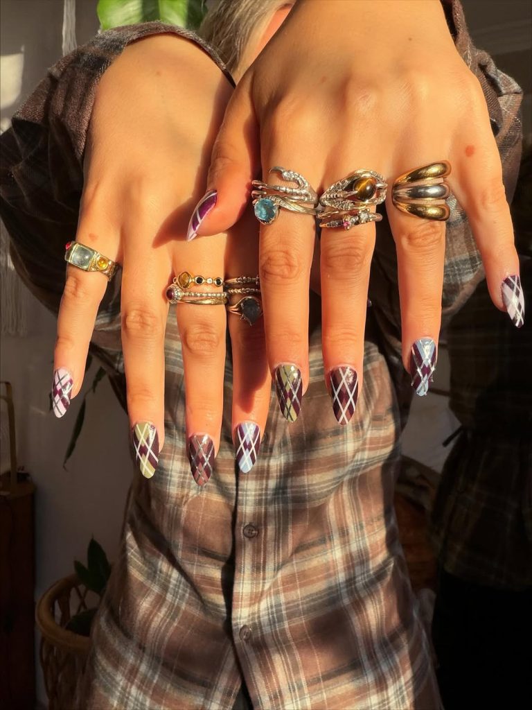 Statement Hands Full Plaid Set