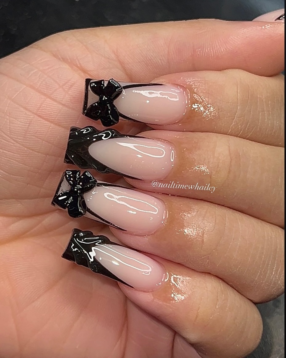 Black Bow Nails