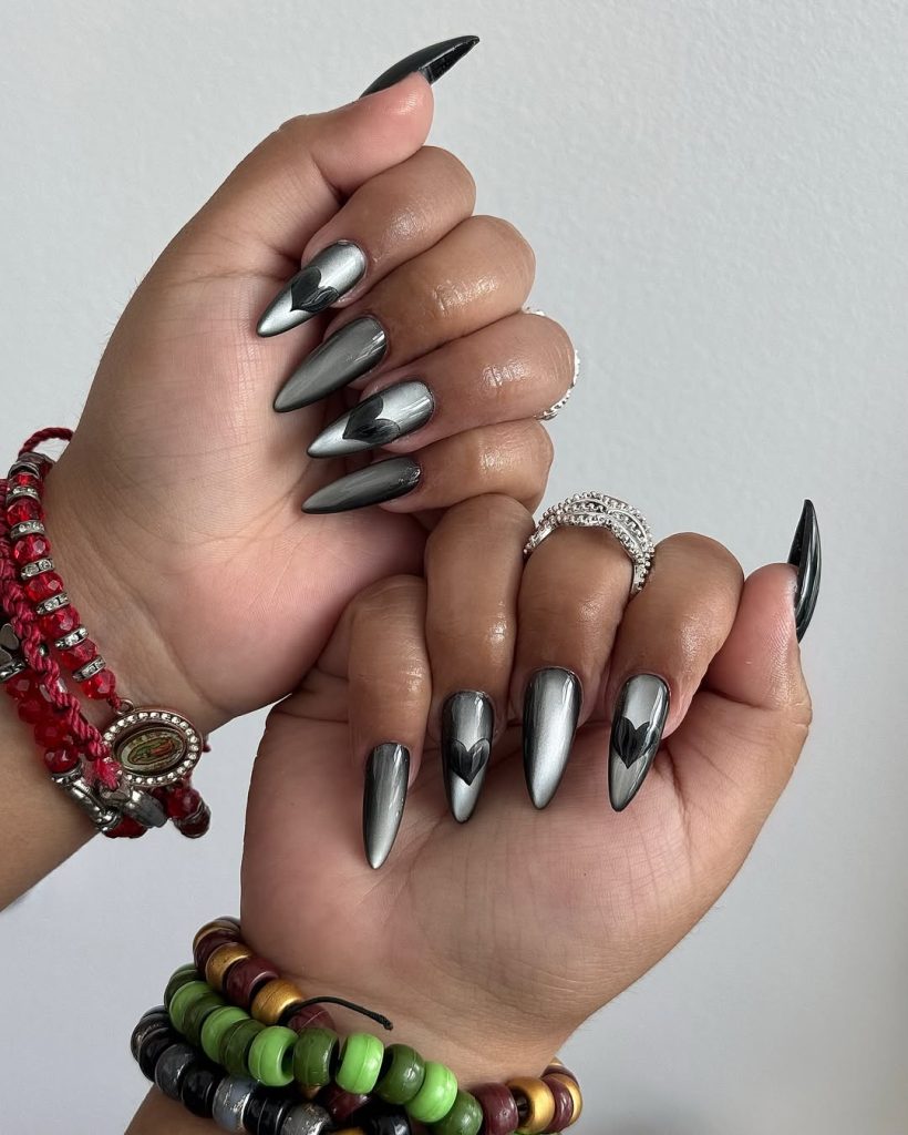 Black Cat-Eye Romance